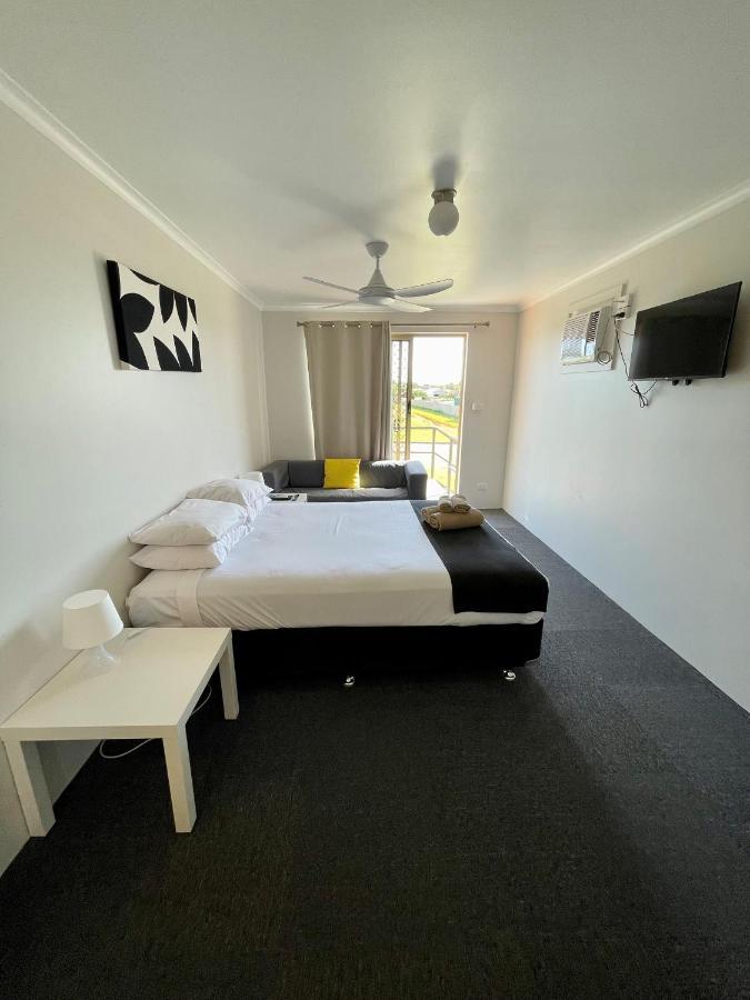 Geraldton'S Ocean West Holiday Units & Short Stay Accommodation חדר תמונה